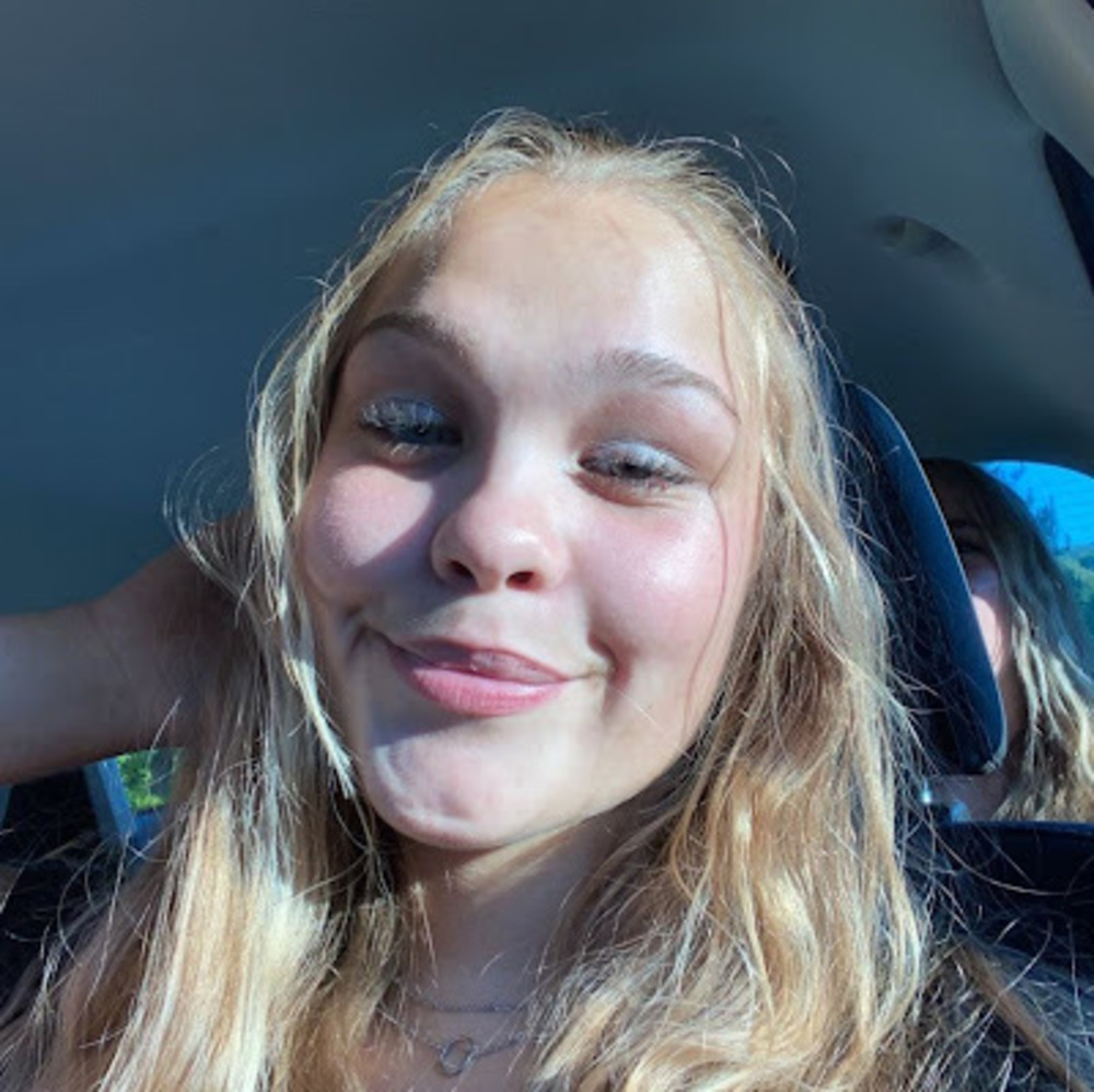 Meet your Posher, Selena